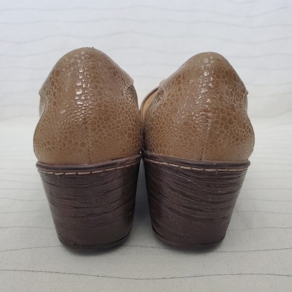 BOC Womens Bronze Gold Metallic Faux Leather Clogs Arch Support Size 9.5M EUC - Picture 5 of 11